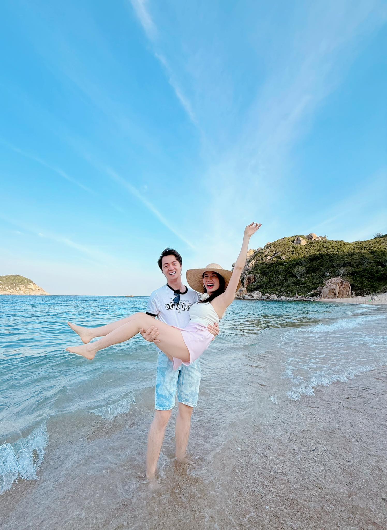 Nam nghệ sĩ sở hữu biệt thự 2 mặt tiền 50 tỷ ở TP.HCM, cưới hot girl Hà thành, sinh 3 con trai- Ảnh 11. Nam nghệ sĩ sở hữu biệt thự 2 mặt tiền 50 tỷ ở TP.HCM, cưới hot girl Hà thành, sinh 3 con trai- Ảnh 11.