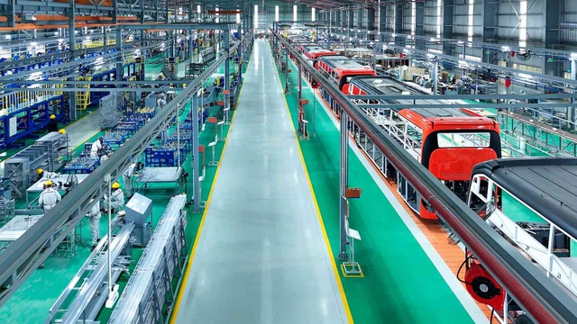 Bắt tay "ông lớn" LG xây nhà máy pin 1.200 tỷ ở Huế: Kim Long Motor có tiềm lực thế nào?- Ảnh 2. Bắt tay