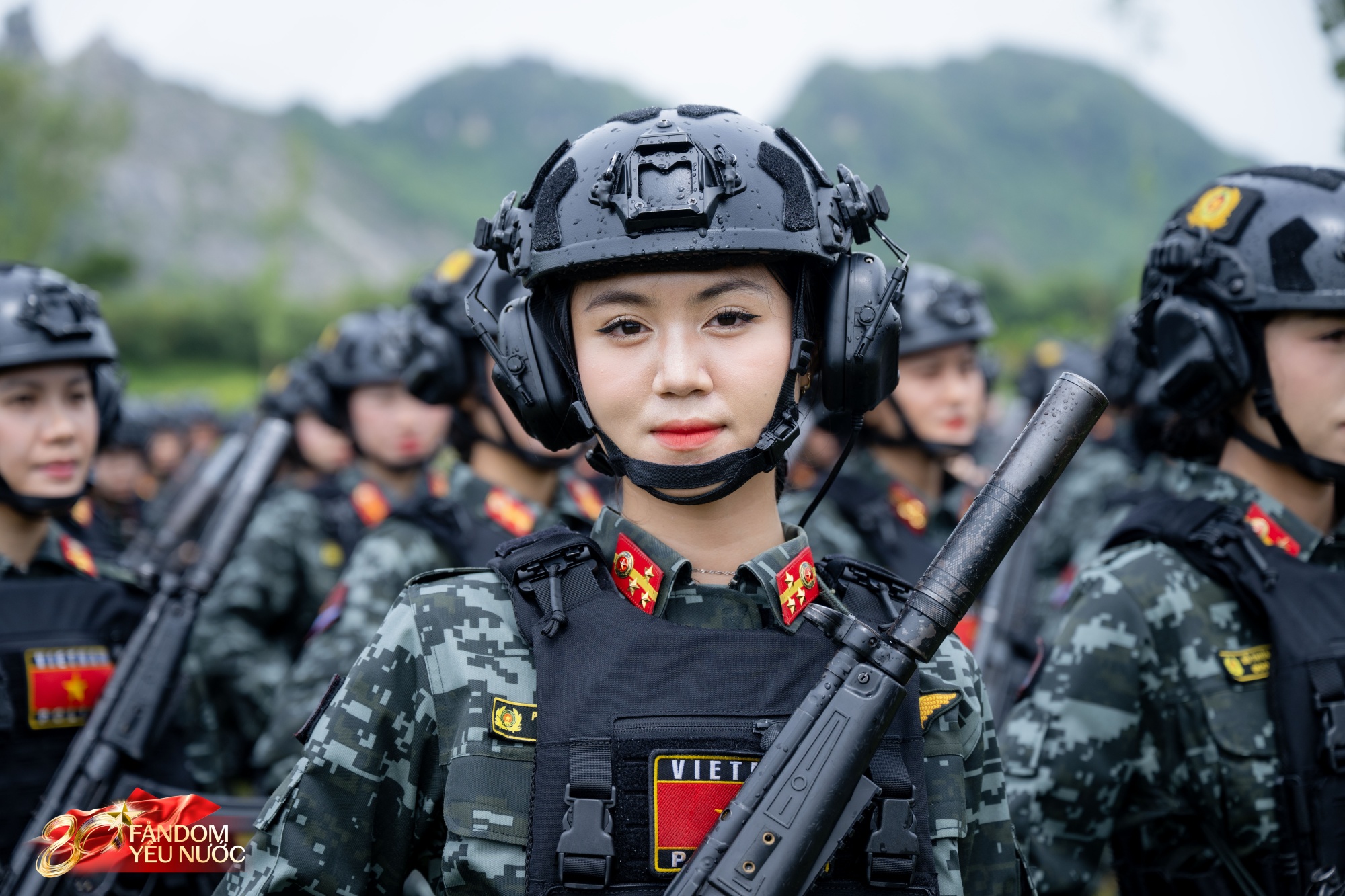 “Gà con đi điều lệnh” - mỹ nhân ĐH Cảnh sát nhân dân TP.HCM đang được tìm kiếm là ai?- Ảnh 1. “Gà con đi điều lệnh” - mỹ nhân ĐH Cảnh sát nhân dân TP.HCM đang được tìm kiếm là ai?- Ảnh 1.