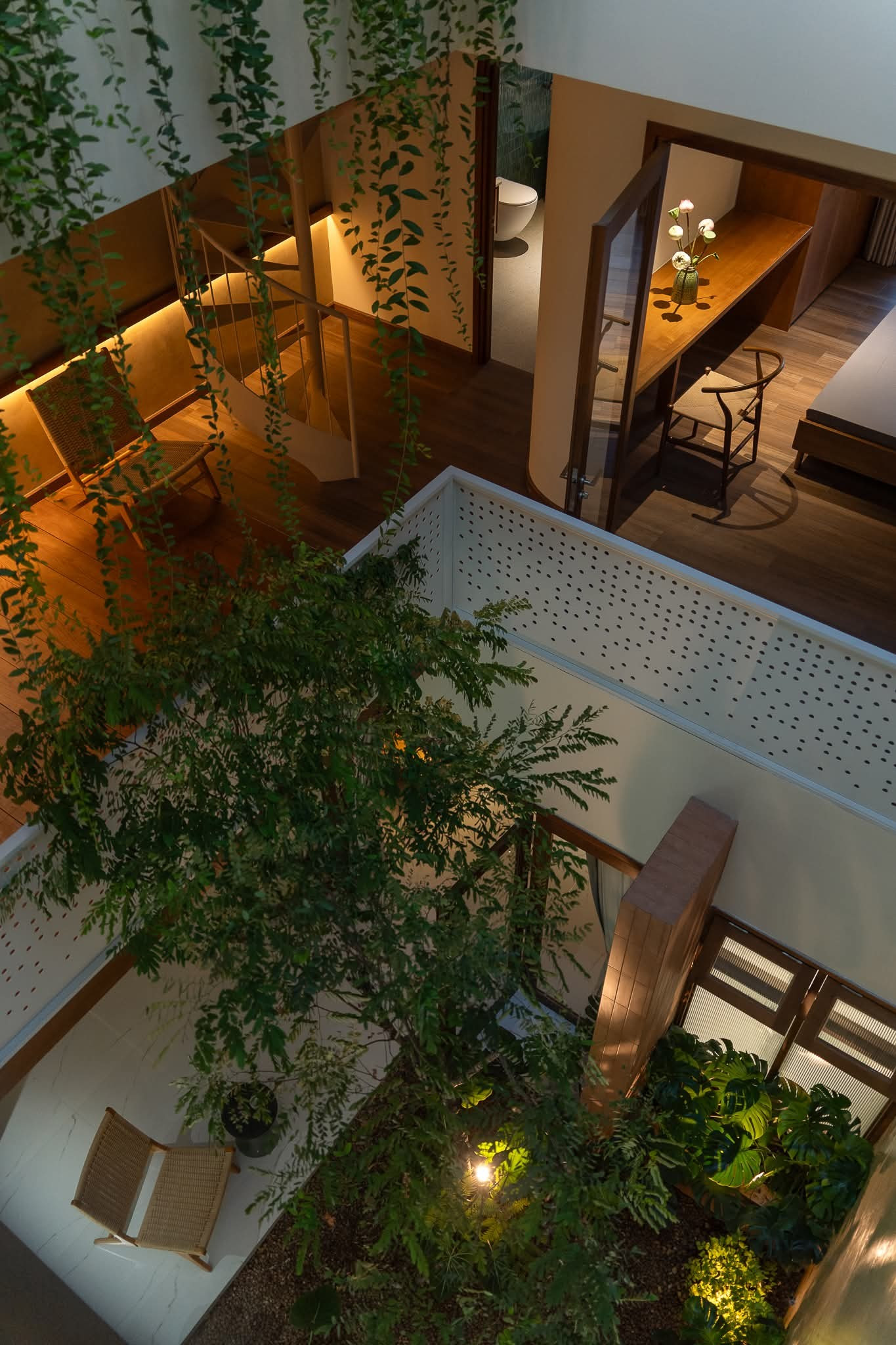 Ngôi nhà hiện đại ở Miền Tây rộng 120m2 mang vẻ đẹp nhà vườn truyền thống- Ảnh 3. Ngôi nhà hiện đại ở Miền Tây rộng 120m2 mang vẻ đẹp nhà vườn truyền thống- Ảnh 3.