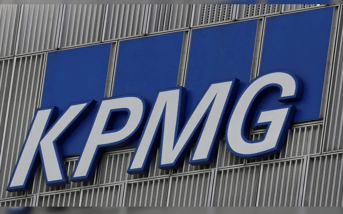 Tạo ra đoạn prompt dài 100 trang, hãng kiểm toán KPMG tăng hiệu suất làm việc gấp 10 lần- Ảnh 1.