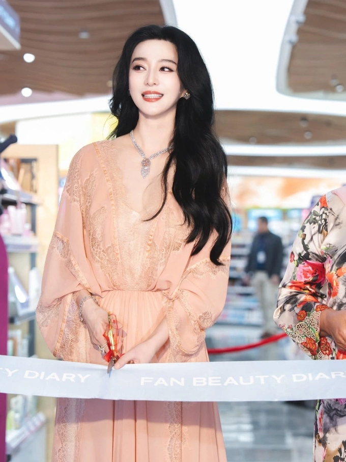 Phạm Băng Băng thích mê 4 món ăn dưỡng da trắng mịn: Toàn món không xa lạ với người Việt, chị em mê da trắng sứ rất nên thử vì vừa bổ vừa ngon- Ảnh 1.