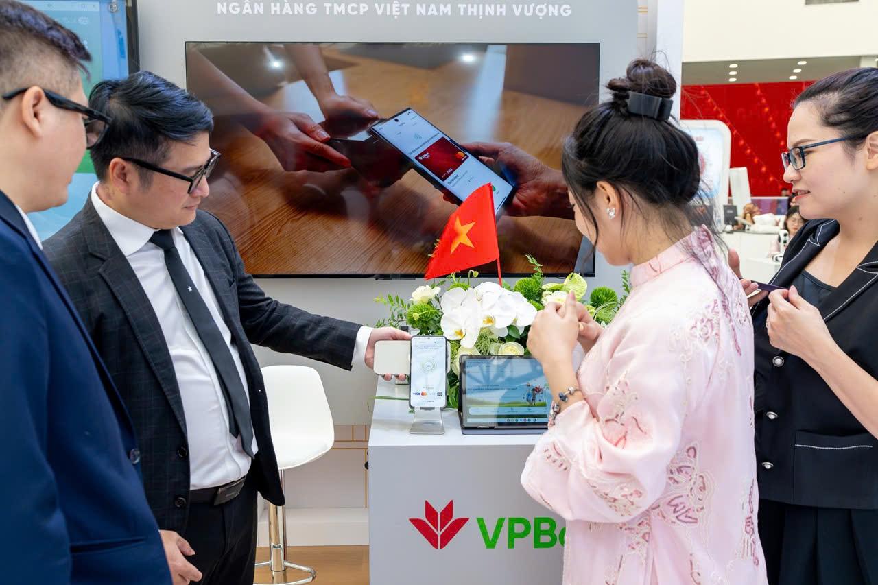 Thanh toán không chạm của VPBank: Điểm nhấn tiêu biểu trong ngành ngân hàng- Ảnh 1. Thanh toán không chạm của VPBank: Điểm nhấn tiêu biểu trong ngành ngân hàng- Ảnh 1.