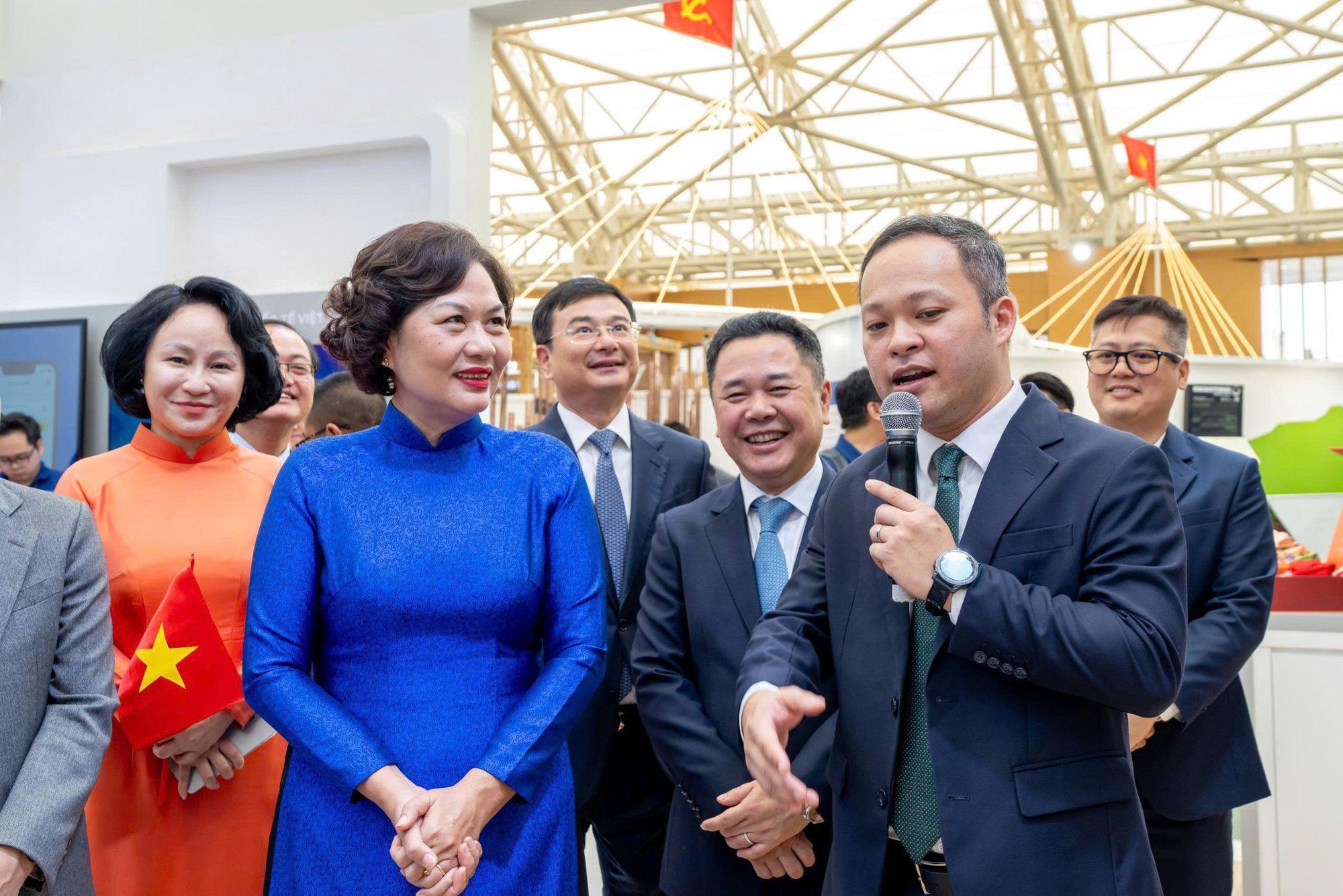 Thanh toán không chạm của VPBank: Điểm nhấn tiêu biểu trong ngành ngân hàng- Ảnh 2. Thanh toán không chạm của VPBank: Điểm nhấn tiêu biểu trong ngành ngân hàng- Ảnh 2.