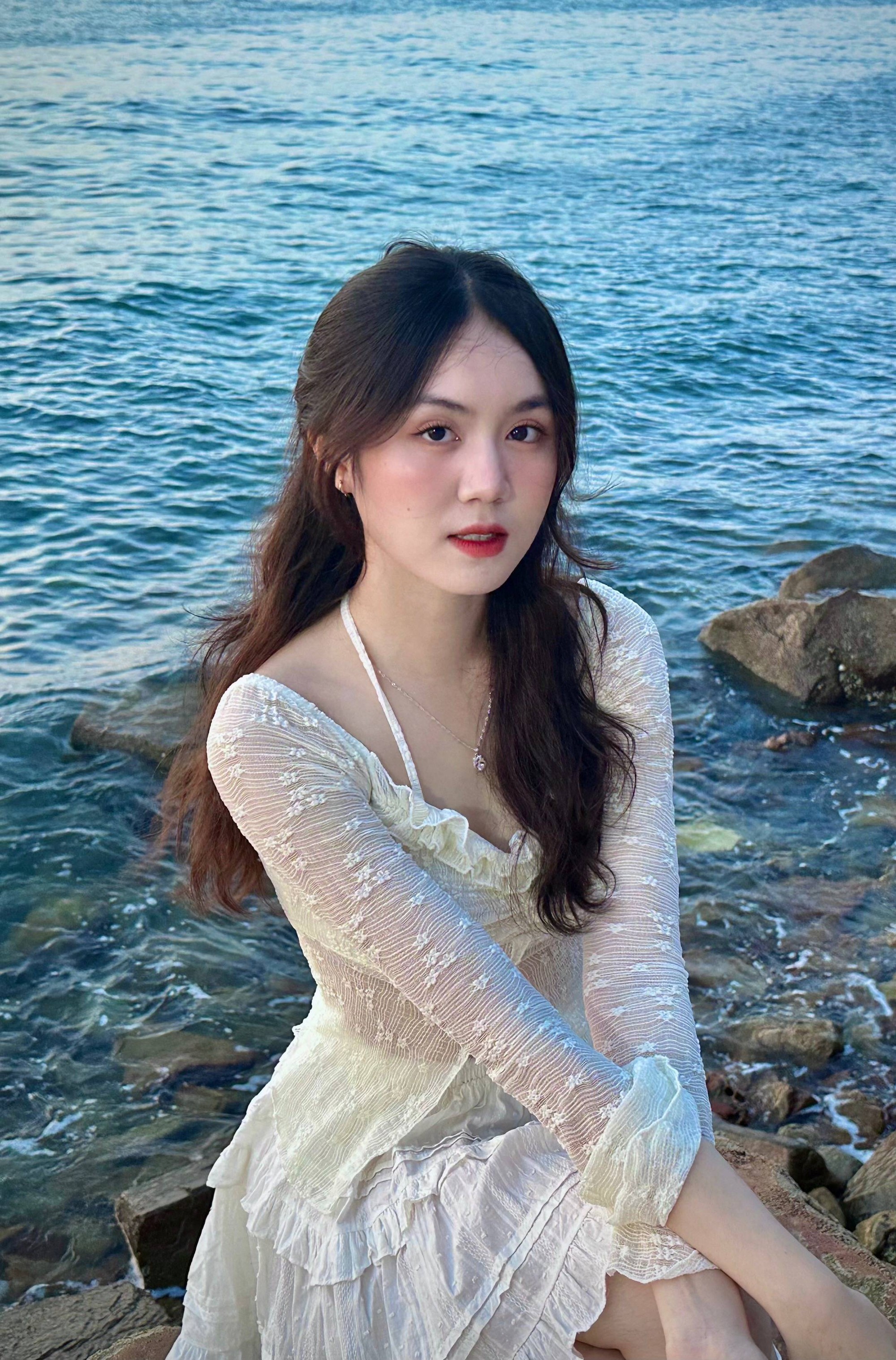 “Gà con đi điều lệnh” - mỹ nhân ĐH Cảnh sát nhân dân TP.HCM đang được tìm kiếm là ai?- Ảnh 11. “Gà con đi điều lệnh” - mỹ nhân ĐH Cảnh sát nhân dân TP.HCM đang được tìm kiếm là ai?- Ảnh 11.