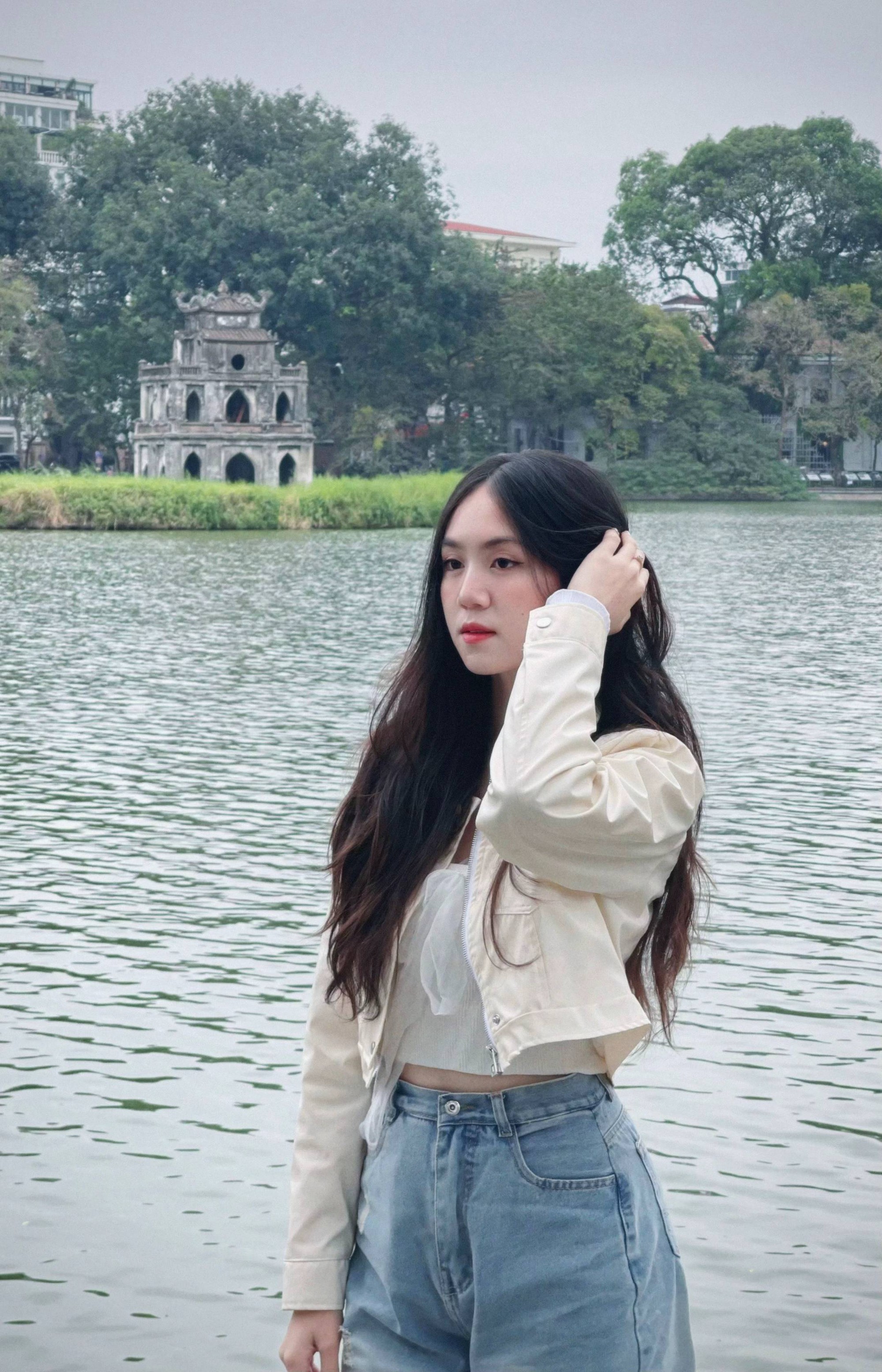 “Gà con đi điều lệnh” - mỹ nhân ĐH Cảnh sát nhân dân TP.HCM đang được tìm kiếm là ai?- Ảnh 12. “Gà con đi điều lệnh” - mỹ nhân ĐH Cảnh sát nhân dân TP.HCM đang được tìm kiếm là ai?- Ảnh 12.
