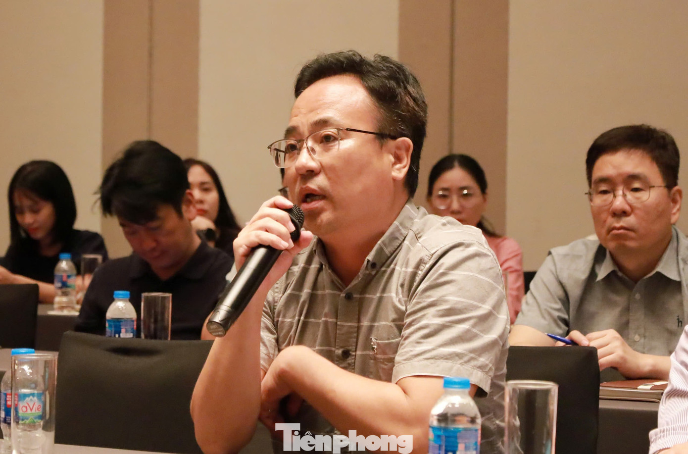 Lao động khu công nghiệp: Ở ngoài thì thừa, bên trong kêu thiếu- Ảnh 3. Lao động khu công nghiệp: Ở ngoài thì thừa, bên trong kêu thiếu- Ảnh 3.