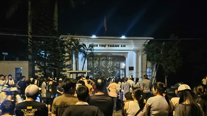 Công an thông tin khám xét nhà ông Cao Tiến Đoan, doanh nhân kiêm "ông bầu" bóng đá xứ Thanh- Ảnh 2. Công an thông tin khám xét nhà ông Cao Tiến Đoan, doanh nhân kiêm "ông bầu" bóng đá xứ Thanh- Ảnh 2.
