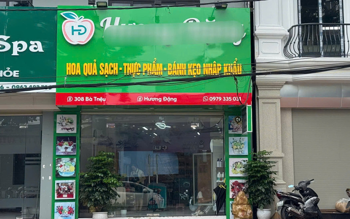 Vụ 3 chùm nho giá 4,5 triệu đồng: Cửa hàng mắc 2 vi phạm- Ảnh 1.