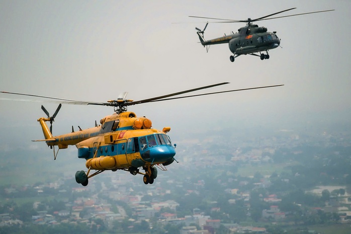 Ngắm dàn trực thăng 10 chiếc luyện tập đội hình 1-3-3-3 chuẩn bị Quốc khánh 2-9- Ảnh 3. Ngắm dàn trực thăng 10 chiếc luyện tập đội hình 1-3-3-3 chuẩn bị Quốc khánh 2-9- Ảnh 3.