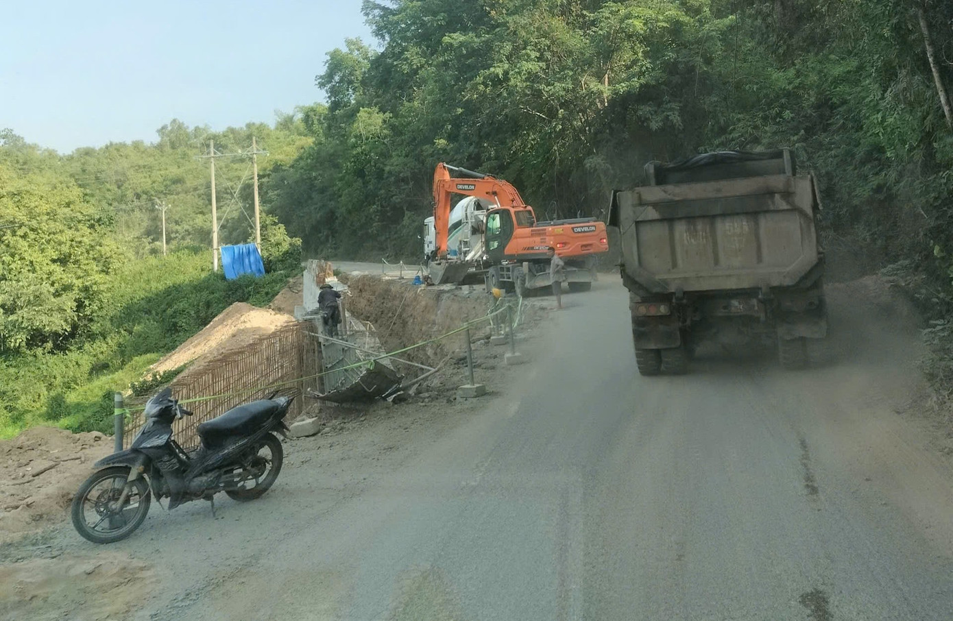 Cung đường ngắn nhất kết nối Phan Thiết - Đà Lạt đang thi công tới đâu?- Ảnh 5. Cung đường ngắn nhất kết nối Phan Thiết - Đà Lạt đang thi công tới đâu?- Ảnh 5.