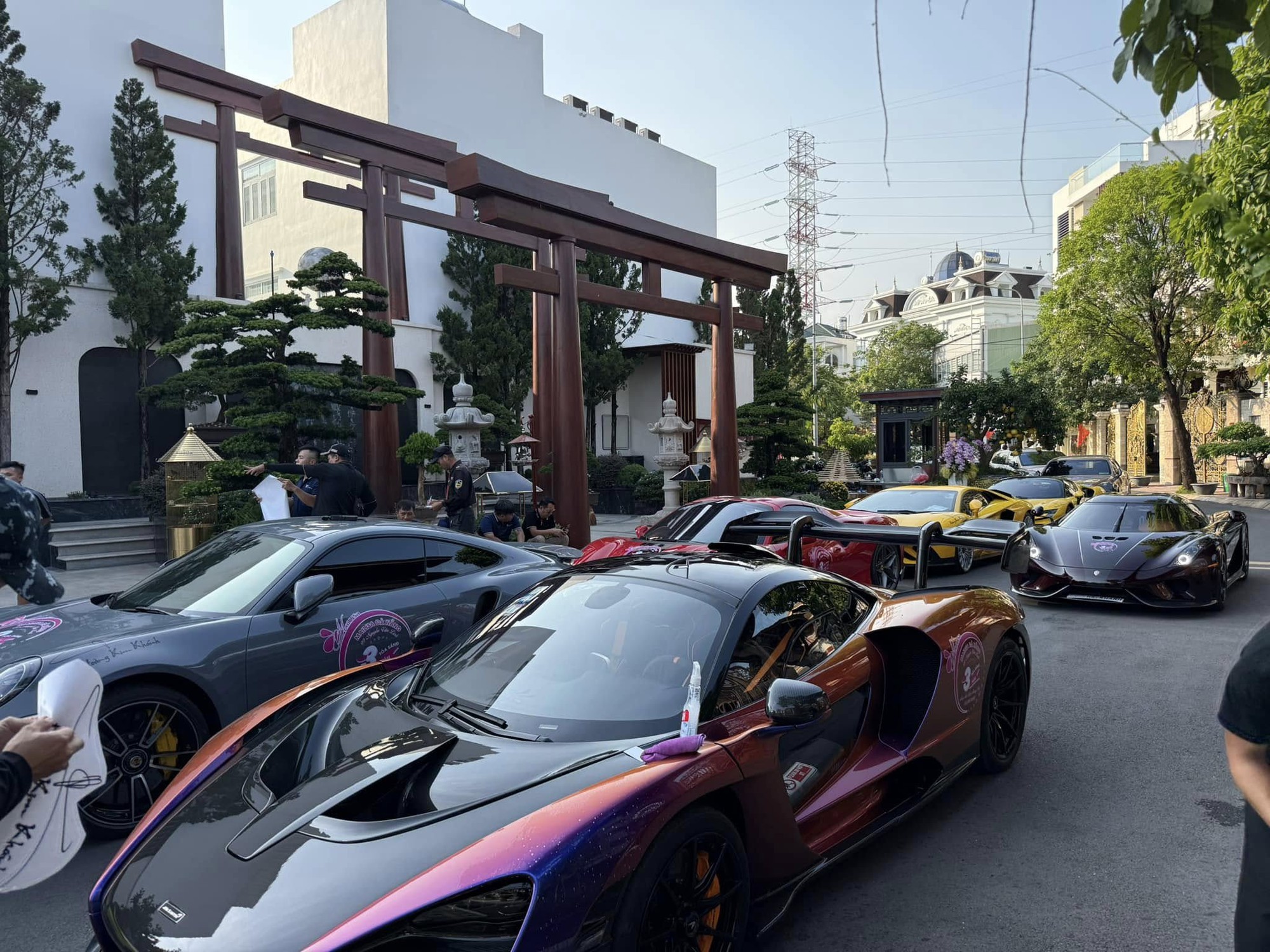 Đại gia Hoàng Kim Khánh tiết lộ 2 lý do khiến cặp siêu xe trăm tỷ McLaren Senna và Koenigsegg Regera không được đăng ký biển Việt Nam- Ảnh 5.