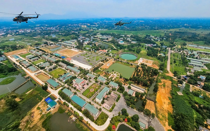 Ngắm dàn trực thăng 10 chiếc luyện tập đội hình 1-3-3-3 chuẩn bị Quốc khánh 2-9- Ảnh 4. Ngắm dàn trực thăng 10 chiếc luyện tập đội hình 1-3-3-3 chuẩn bị Quốc khánh 2-9- Ảnh 4.