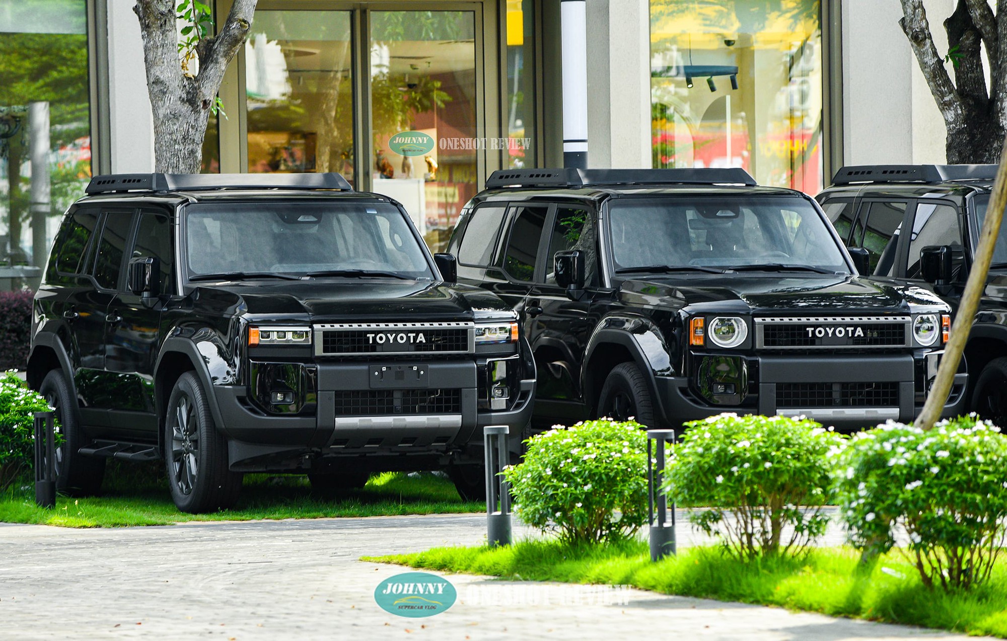 Lô Toyota Prado ‘lạ’ xuất hiện tại Việt Nam: Thiết kế khác biệt, động cơ hybrid mạnh hơn hẳn xe chính hãng- Ảnh 1. Lô Toyota Prado ‘lạ’ xuất hiện tại Việt Nam: Thiết kế khác biệt, động cơ hybrid mạnh hơn hẳn xe chính hãng- Ảnh 1.