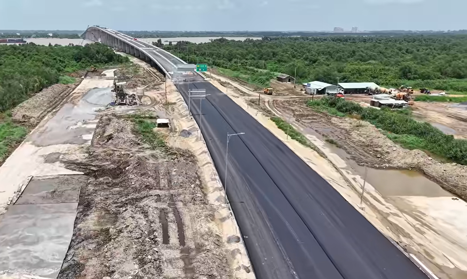 Thủ tướng kiểm tra dự án hơn 75.000 tỷ có hạng mục hoàn thành 98%, sẵn sàng về đích ngày 19/8- Ảnh 2. Thủ tướng kiểm tra dự án hơn 75.000 tỷ có hạng mục hoàn thành 98%, sẵn sàng về đích ngày 19/8- Ảnh 2.
