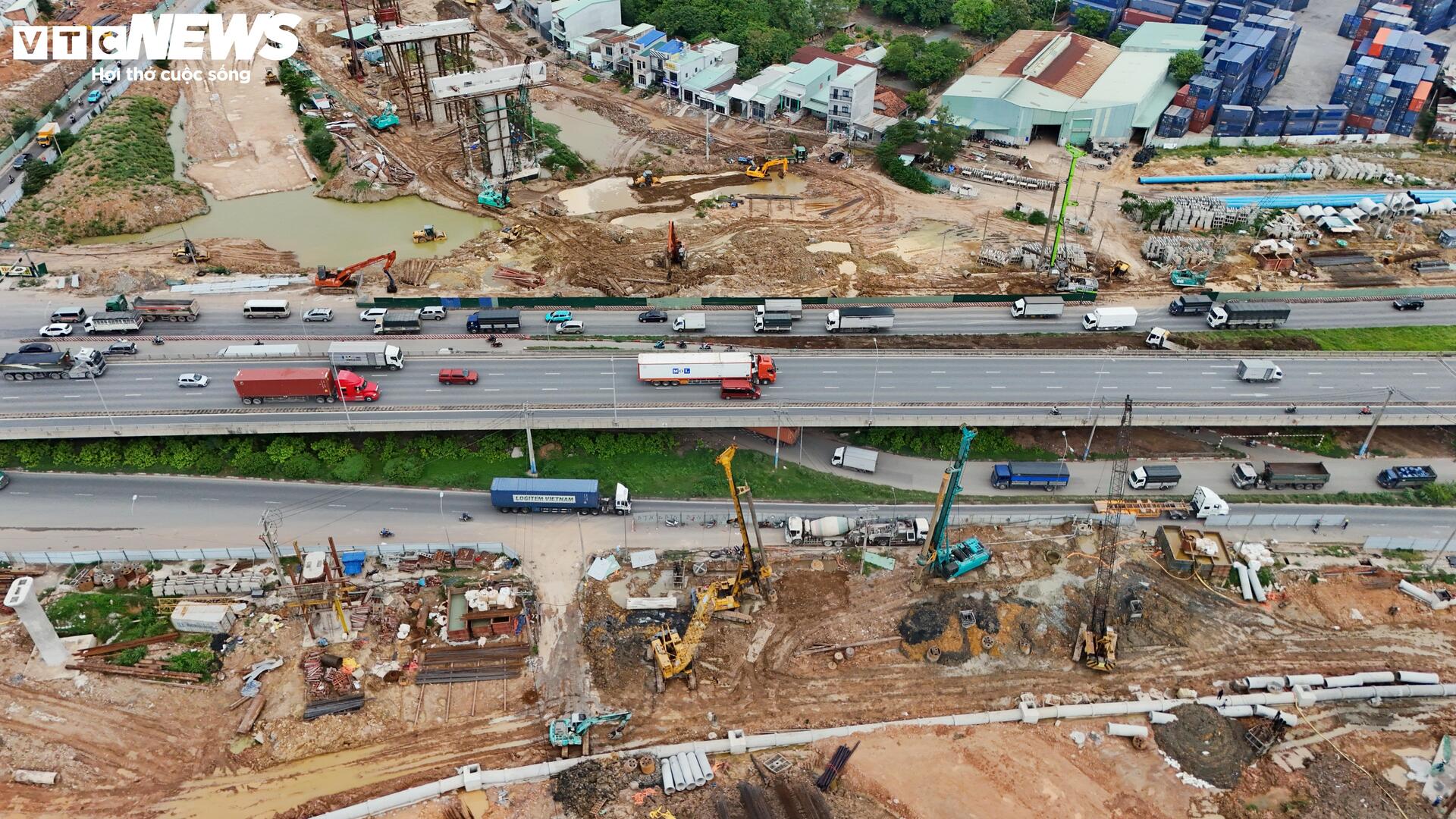 Cận cảnh 'đại công trường' nút giao phức tạp nhất Vành đai 3- Ảnh 12. Cận cảnh 'đại công trường' nút giao phức tạp nhất Vành đai 3- Ảnh 12.