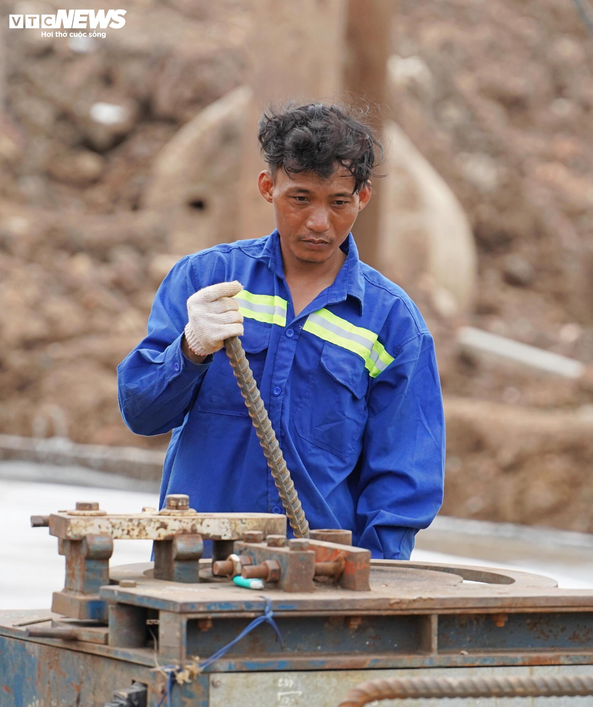 Cận cảnh 'đại công trường' nút giao phức tạp nhất Vành đai 3- Ảnh 11. Cận cảnh 'đại công trường' nút giao phức tạp nhất Vành đai 3- Ảnh 11.