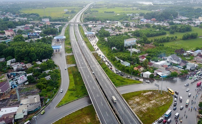 Khởi công thêm ba dự án đường cao tốc dài hơn 300km vào dịp 19/8 tới- Ảnh 1. Khởi công thêm ba dự án đường cao tốc dài hơn 300km vào dịp 19/8 tới- Ảnh 1.