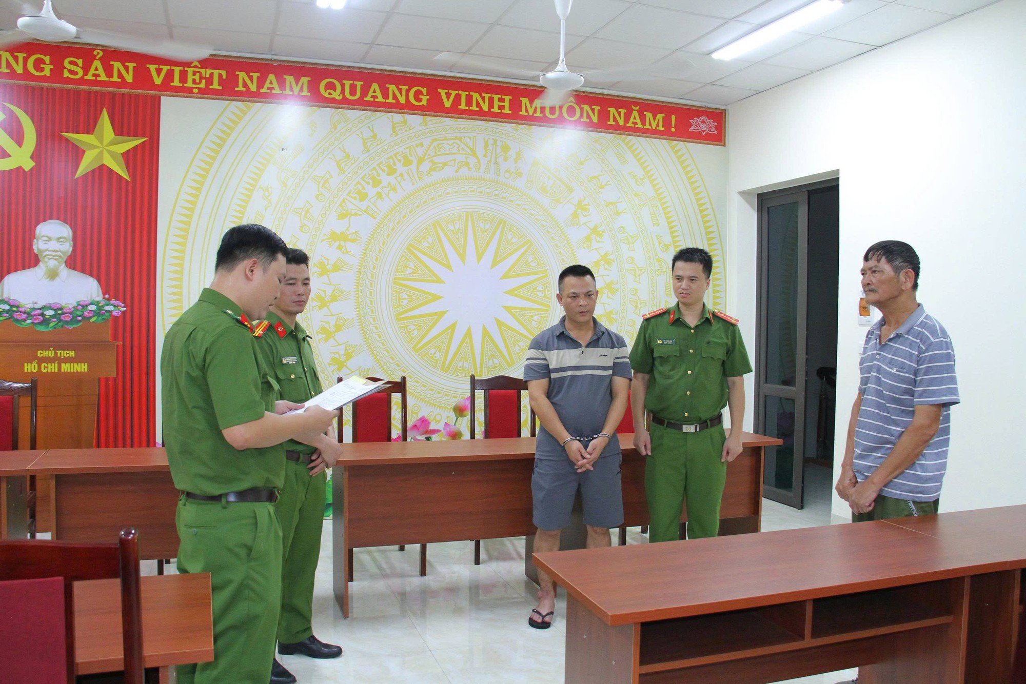 Bắt giam, khám xét chỗ ở của Nguyễn Văn Thức- Ảnh 1. Bắt giam, khám xét chỗ ở của Nguyễn Văn Thức- Ảnh 1.