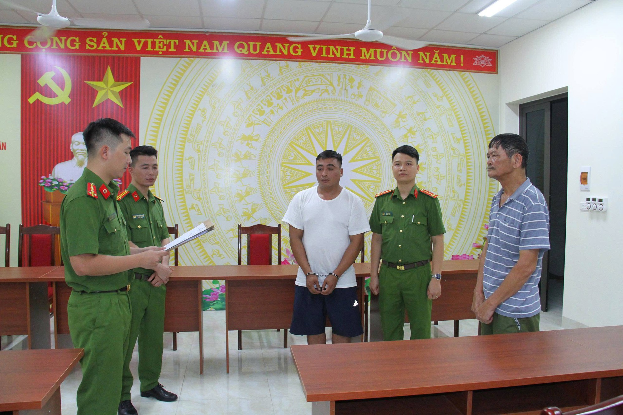 Bắt giam, khám xét chỗ ở của Nguyễn Văn Thức- Ảnh 2. Bắt giam, khám xét chỗ ở của Nguyễn Văn Thức- Ảnh 2.
