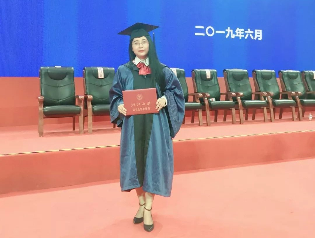 Nữ sinh duy nhất của ngành học "vô hình": 4 năm không bạn bè, tốt nghiệp chụp ảnh một mình nhưng tương lai ai cũng mơ- Ảnh 1. Nữ sinh duy nhất của ngành học "vô hình": 4 năm không bạn bè, tốt nghiệp chụp ảnh một mình nhưng tương lai ai cũng mơ- Ảnh 1.
