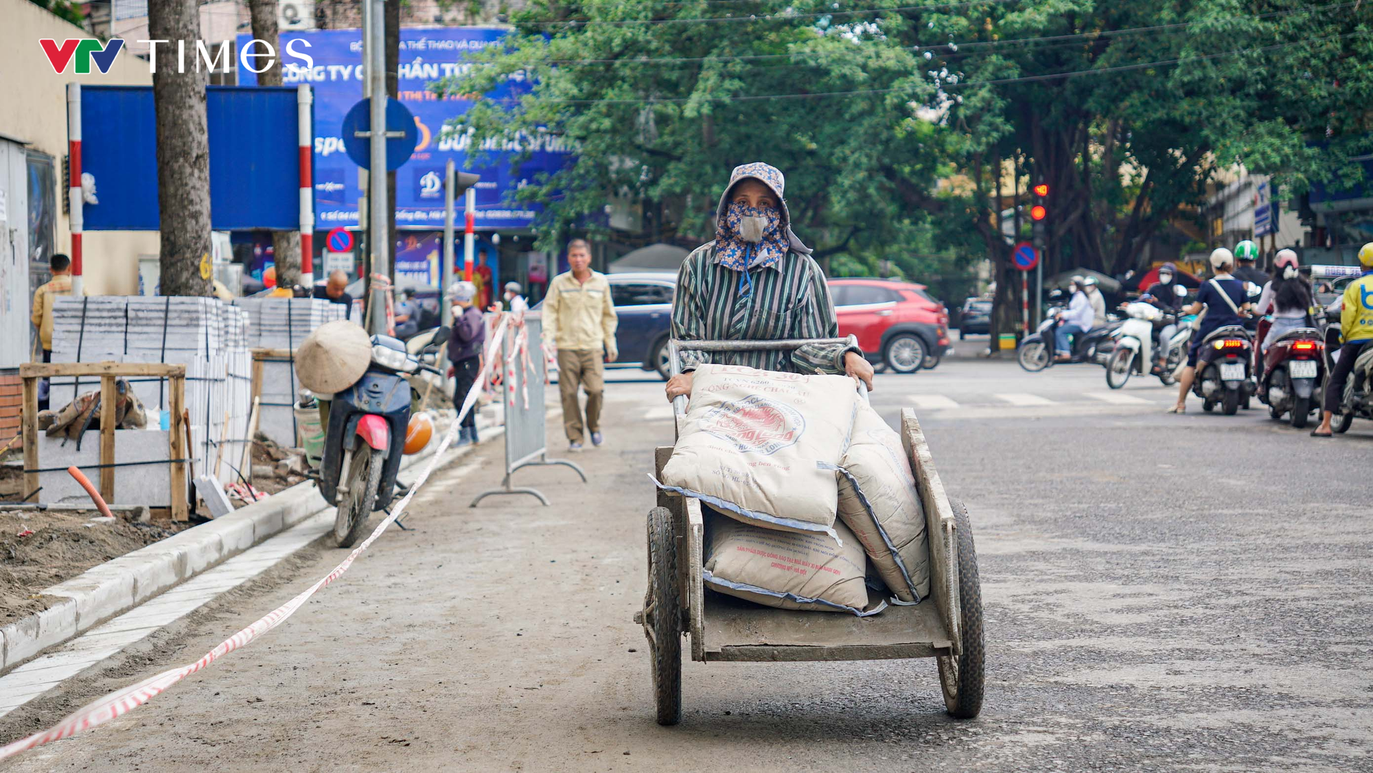 Tăng tốc thi công đường Hùng Vương trước thềm Đại lễ 2/9- Ảnh 13. Tăng tốc thi công đường Hùng Vương trước thềm Đại lễ 2/9- Ảnh 13.