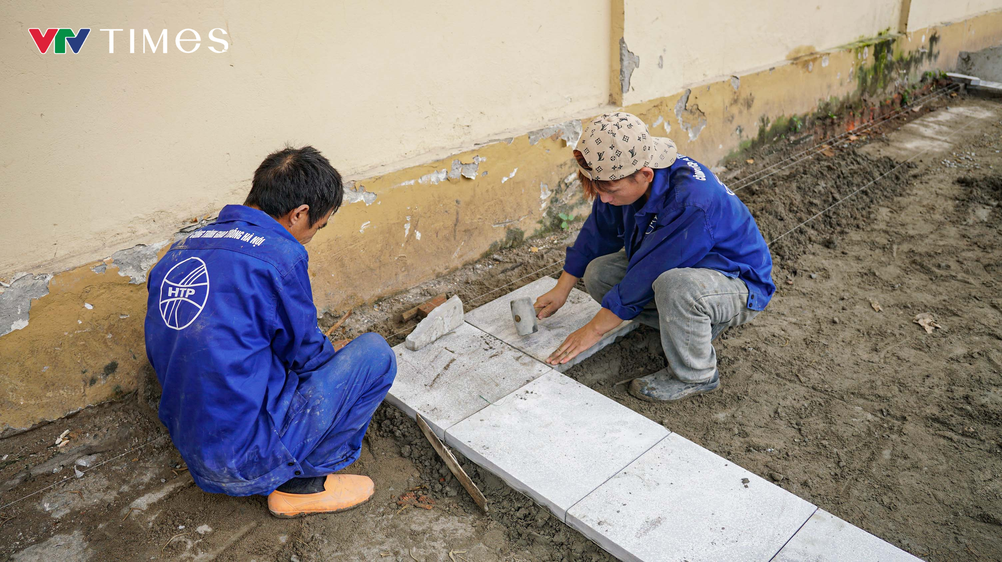 Tăng tốc thi công đường Hùng Vương trước thềm Đại lễ 2/9- Ảnh 8. Tăng tốc thi công đường Hùng Vương trước thềm Đại lễ 2/9- Ảnh 8.