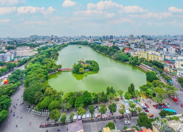 Báo Anh bất ngờ gọi tên điểm đến này của Việt Nam lọt top tuyệt nhất thế giới: Vượt cả Dubai, Bangkok- Ảnh 2. Báo Anh bất ngờ gọi tên điểm đến này của Việt Nam lọt top tuyệt nhất thế giới: Vượt cả Dubai, Bangkok- Ảnh 2.