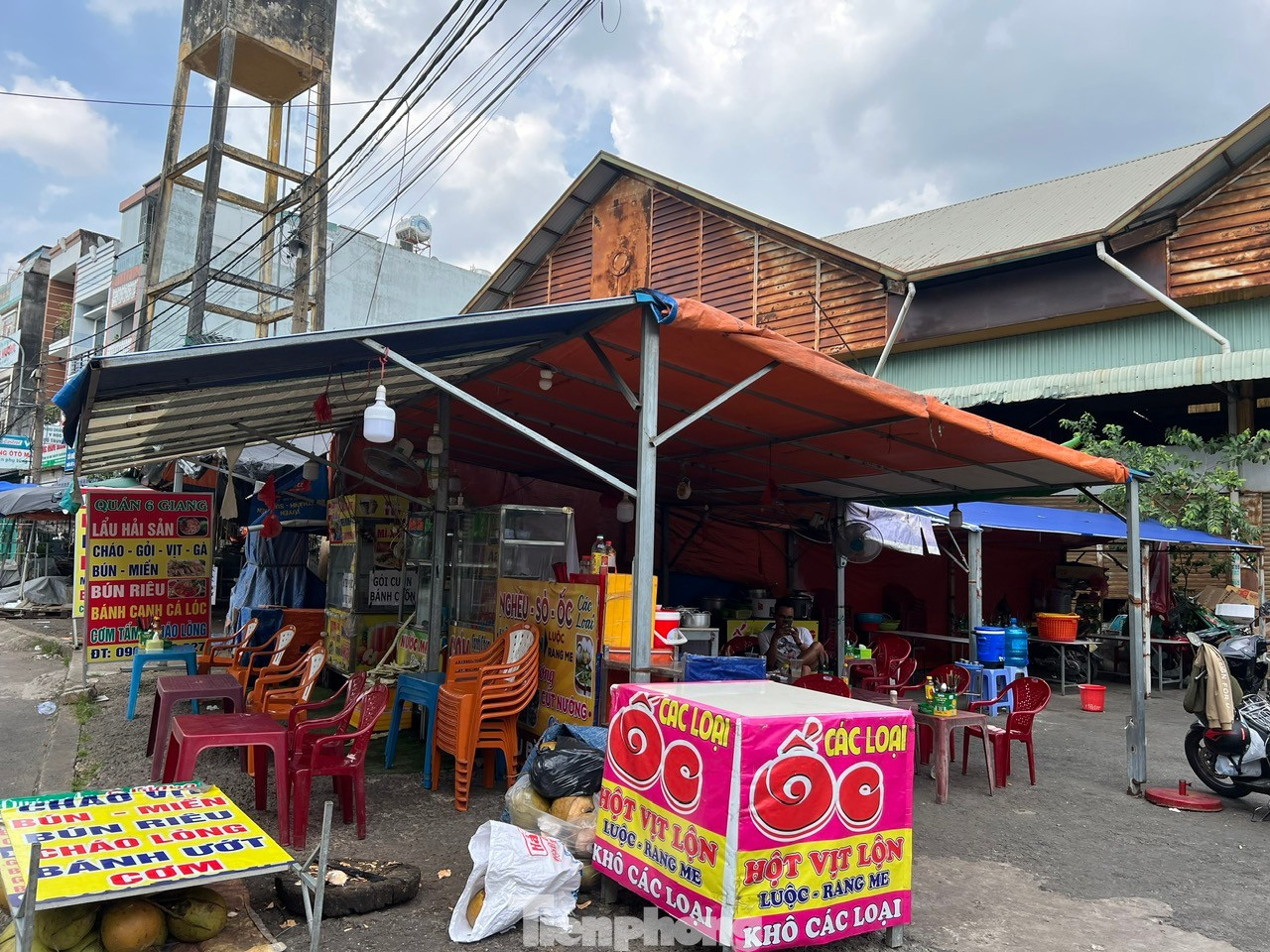Cận cảnh 2 khu chợ tiền tỷ sắp bị giải tỏa ở TPHCM- Ảnh 13. Cận cảnh 2 khu chợ tiền tỷ sắp bị giải tỏa ở TPHCM- Ảnh 13.