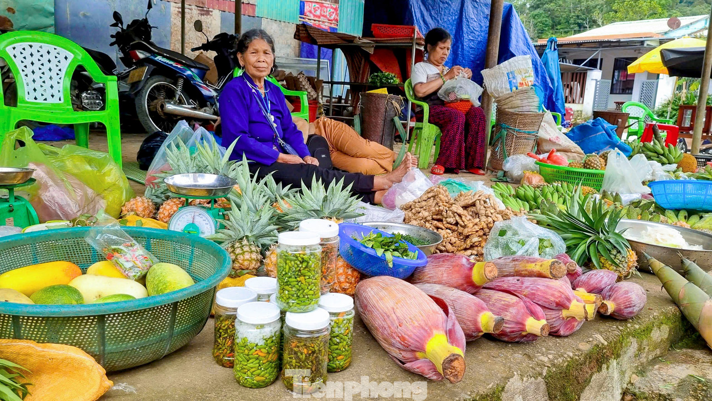 Độc lạ 'chợ 5 ngàn' ở Đà Nẵng- Ảnh 2. Độc lạ 'chợ 5 ngàn' ở Đà Nẵng- Ảnh 2.