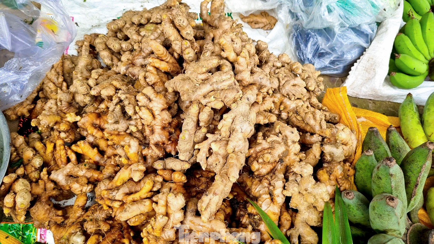 Độc lạ 'chợ 5 ngàn' ở Đà Nẵng- Ảnh 9. Độc lạ 'chợ 5 ngàn' ở Đà Nẵng- Ảnh 9.