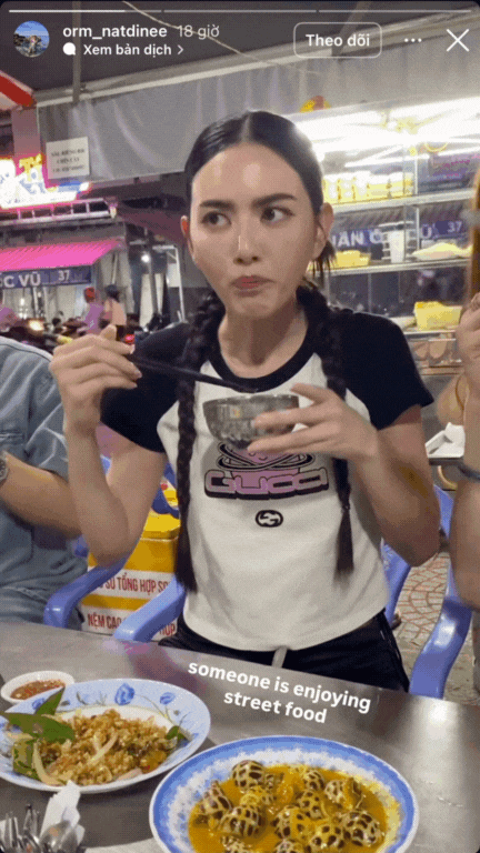 “Ma nữ” đẹp nhất Thái Lan có biểu cảm lạ khi lần đầu ăn món ốc của Việt Nam- Ảnh 5. “Ma nữ” đẹp nhất Thái Lan có biểu cảm lạ khi lần đầu ăn món ốc của Việt Nam- Ảnh 5.