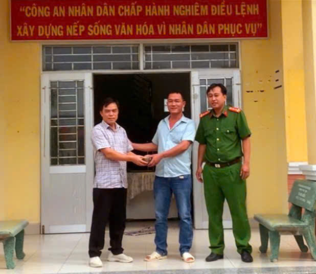 Nhận được số tiền lớn trong tài khoản, người đàn ông ở Tây Ninh liền báo công an- Ảnh 1. Nhận được số tiền lớn trong tài khoản, người đàn ông ở Tây Ninh liền báo công an- Ảnh 1.