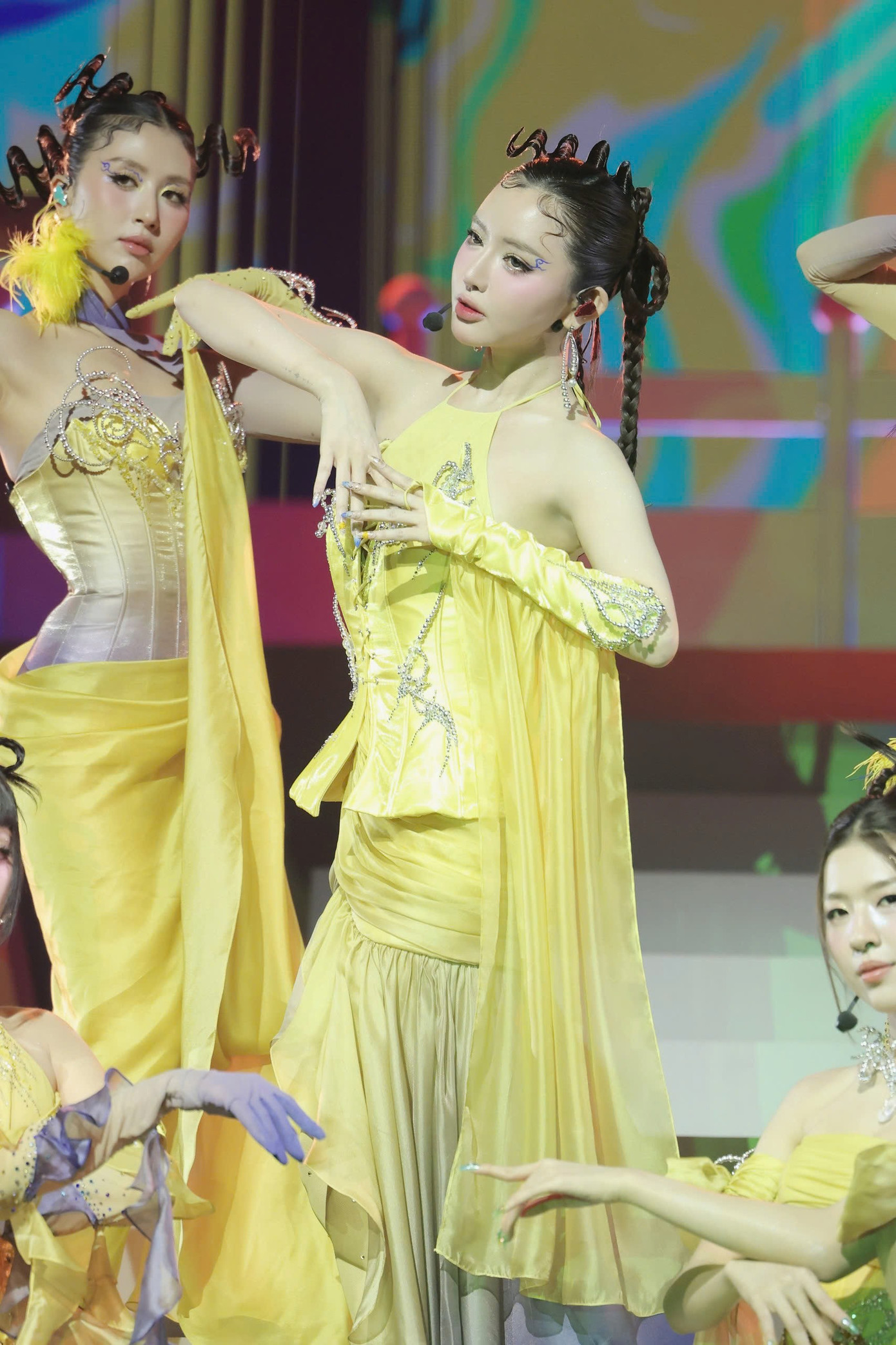 Em xinh Bích Phương trắng tay- Ảnh 5.