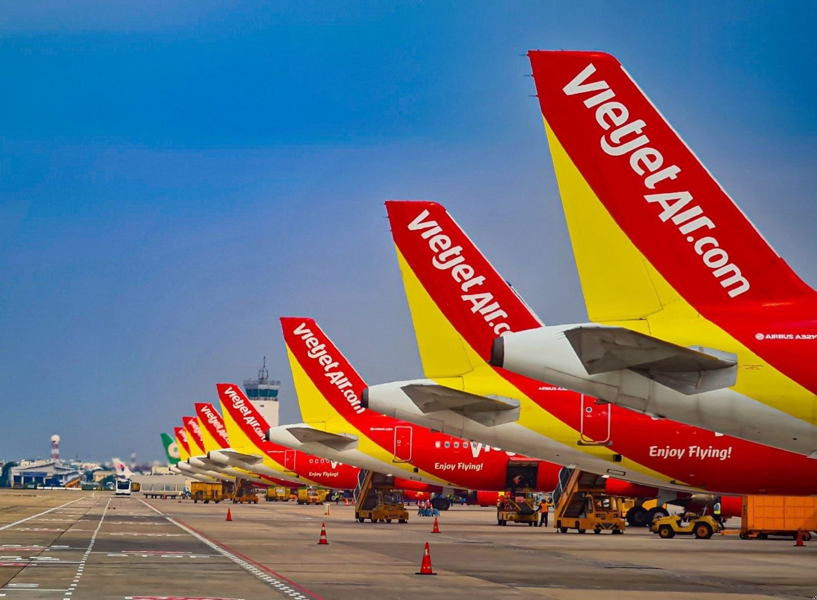 Vietjet bứt phá mạnh mẽ trong sáu tháng đầu năm 2025: Doanh thu, lợi nhuận tăng trưởng mạnh, khởi công dự án Long Thành- Ảnh 2. Vietjet bứt phá mạnh mẽ trong sáu tháng đầu năm 2025: Doanh thu, lợi nhuận tăng trưởng mạnh, khởi công dự án Long Thành- Ảnh 2.