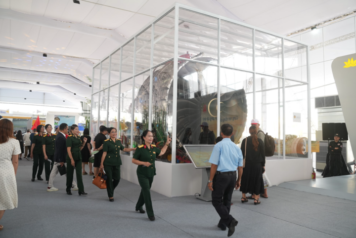Chiêm ngưỡng 'trái tim' Airbus A350 của Vietnam Airlines tại Triển lãm A80- Ảnh 5.