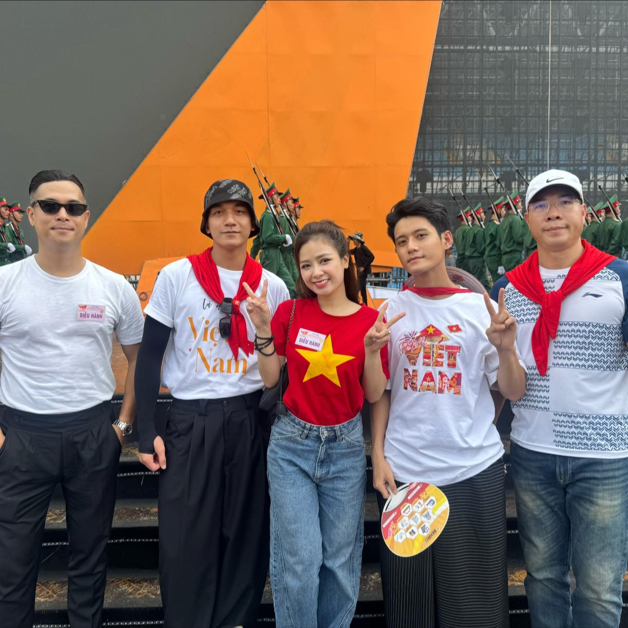 Dàn sao Mưa Đỏ Dàn sao Mưa Đỏ