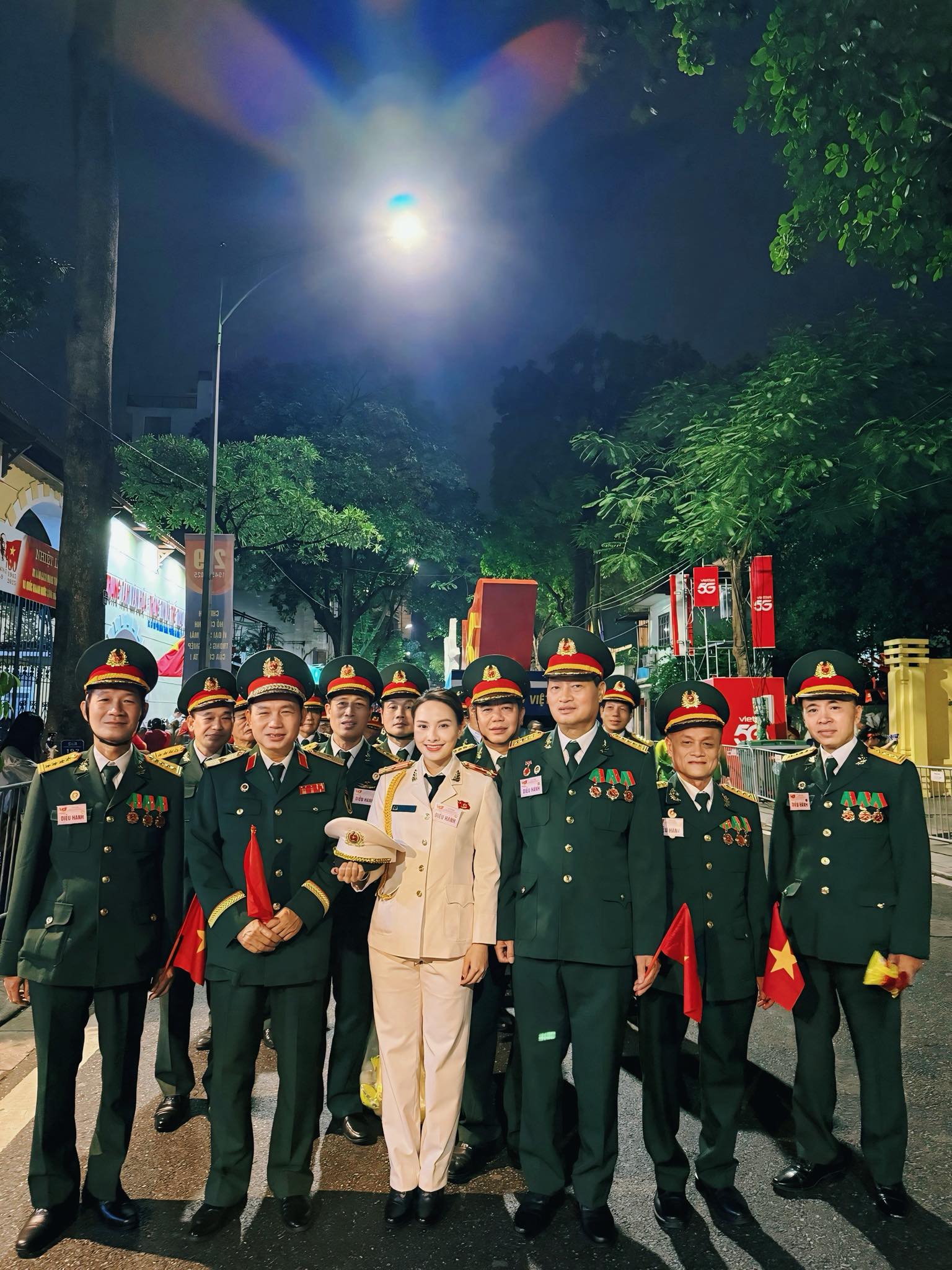 Nữ nghệ sĩ đình đám là thượng úy công an, sở hữu nhiều bất động sản, xe sang, được chồng cưng chiều- Ảnh 2. Nữ nghệ sĩ đình đám là thượng úy công an, sở hữu nhiều bất động sản, xe sang, được chồng cưng chiều- Ảnh 2.
