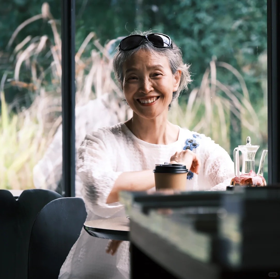 "Tuổi 65 có gì để mơ ước?": Cùng con gái đi du lịch miền quê, nghỉ dưỡng tại khách sạn 7 sao ở Dubai- Ảnh 7. "Tuổi 65 có gì để mơ ước?": Cùng con gái đi du lịch miền quê, nghỉ dưỡng tại khách sạn 7 sao ở Dubai- Ảnh 7.