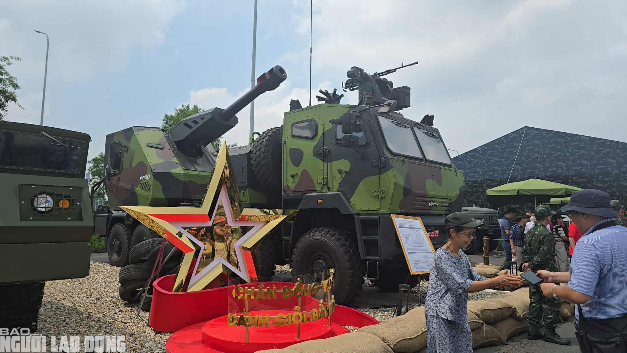Viettel "khoe" UAV, pháo tự hành, tên lửa, radar... mới tại Triển lãm 80 năm thành tựu đất nước- Ảnh 1. Viettel "khoe" UAV, pháo tự hành, tên lửa, radar... mới tại Triển lãm 80 năm thành tựu đất nước- Ảnh 1.