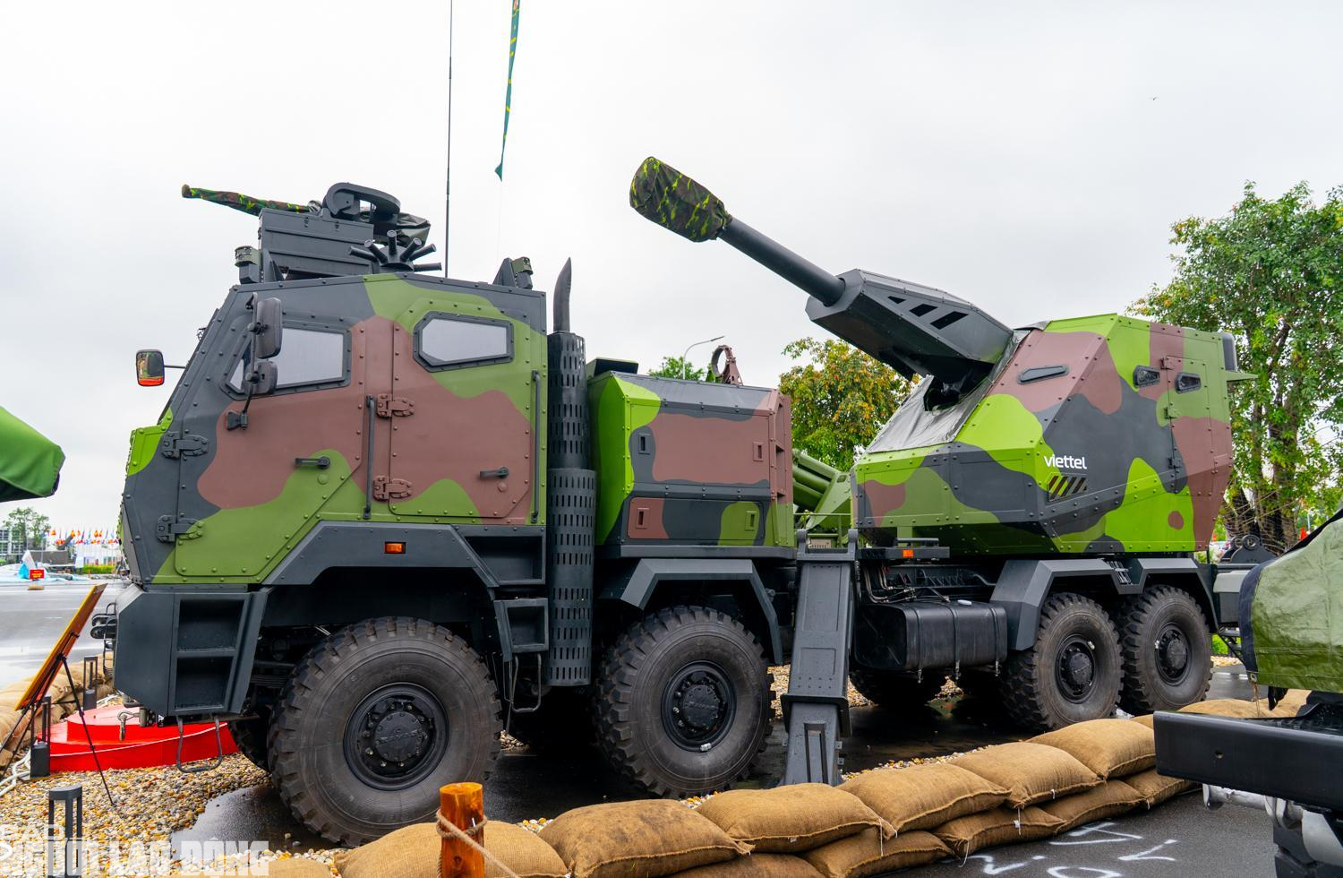 Viettel "khoe" UAV, pháo tự hành, tên lửa, radar... mới tại Triển lãm 80 năm thành tựu đất nước- Ảnh 2. Viettel "khoe" UAV, pháo tự hành, tên lửa, radar... mới tại Triển lãm 80 năm thành tựu đất nước- Ảnh 2.