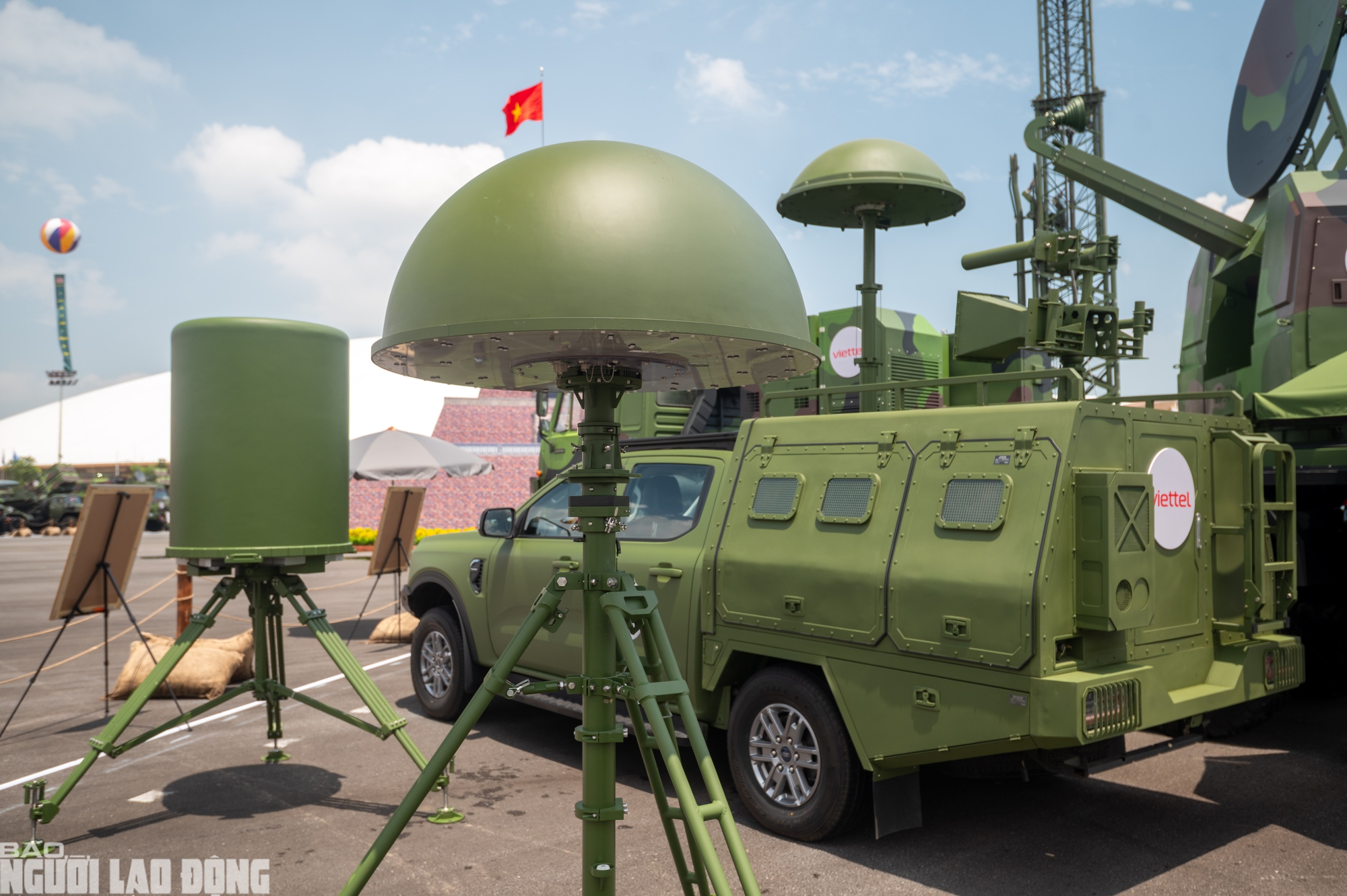 Viettel "khoe" UAV, pháo tự hành, tên lửa, radar... mới tại Triển lãm 80 năm thành tựu đất nước- Ảnh 6. Viettel "khoe" UAV, pháo tự hành, tên lửa, radar... mới tại Triển lãm 80 năm thành tựu đất nước- Ảnh 6.