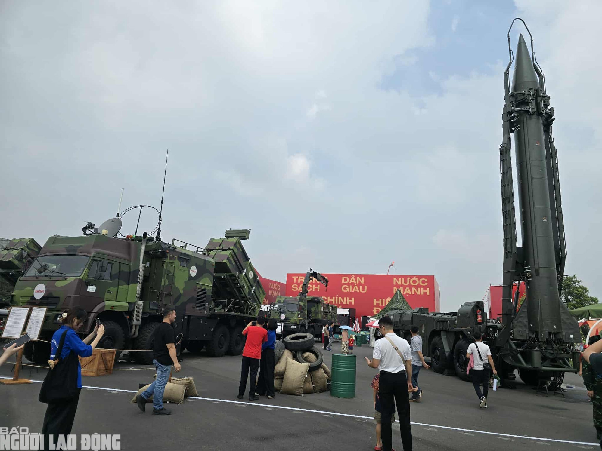 Viettel "khoe" UAV, pháo tự hành, tên lửa, radar... mới tại Triển lãm 80 năm thành tựu đất nước- Ảnh 13. Viettel "khoe" UAV, pháo tự hành, tên lửa, radar... mới tại Triển lãm 80 năm thành tựu đất nước- Ảnh 13.
