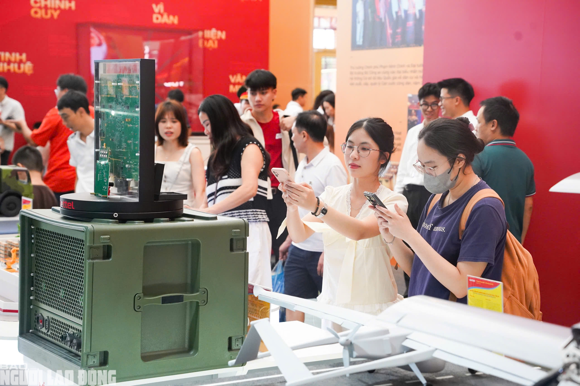 Viettel "khoe" UAV, pháo tự hành, tên lửa, radar... mới tại Triển lãm 80 năm thành tựu đất nước- Ảnh 14. Viettel "khoe" UAV, pháo tự hành, tên lửa, radar... mới tại Triển lãm 80 năm thành tựu đất nước- Ảnh 14.