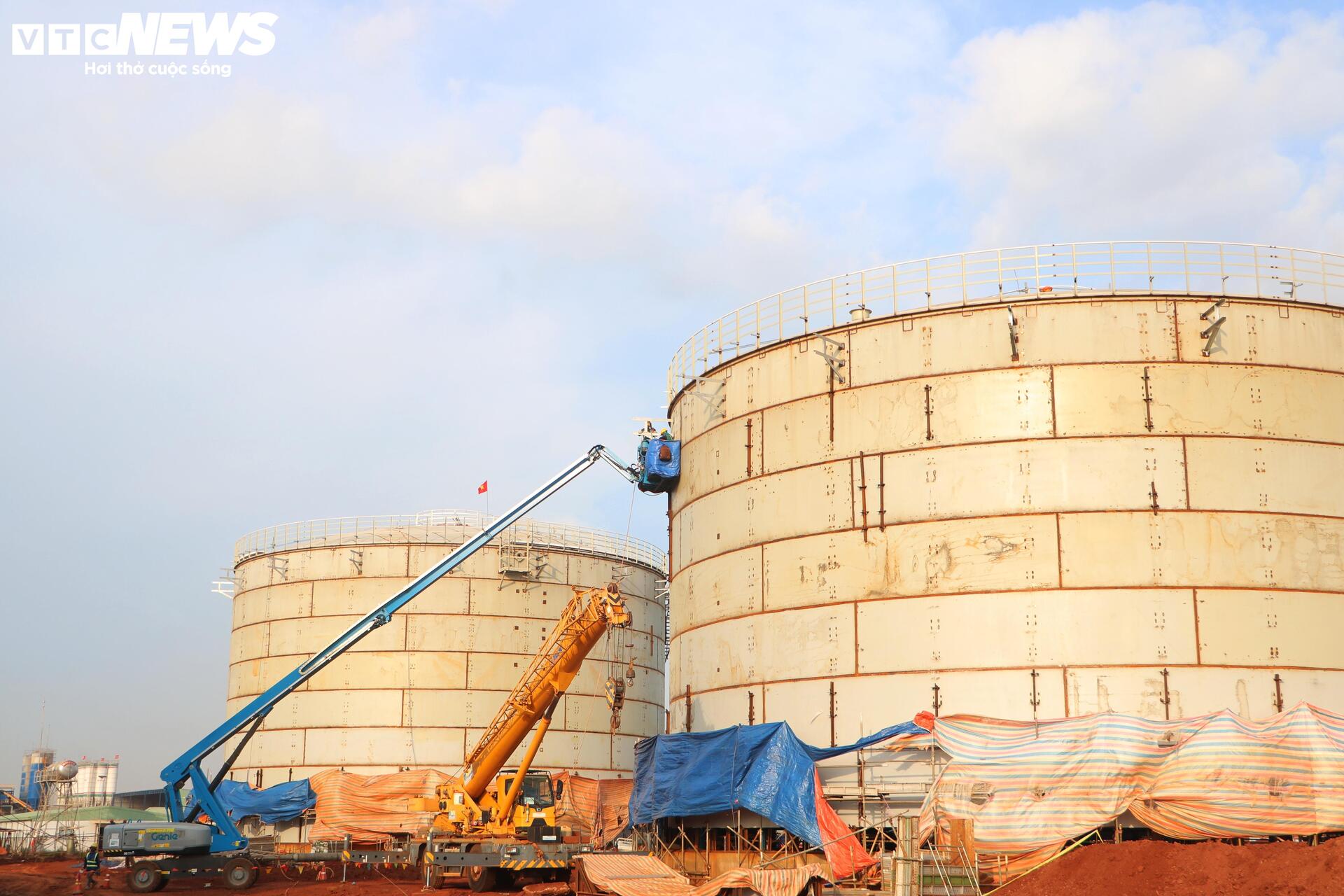 Cận cảnh bồn chứa nhiên liệu sân bay Long Thành tăng tốc về đích- Ảnh 8. Cận cảnh bồn chứa nhiên liệu sân bay Long Thành tăng tốc về đích- Ảnh 8.