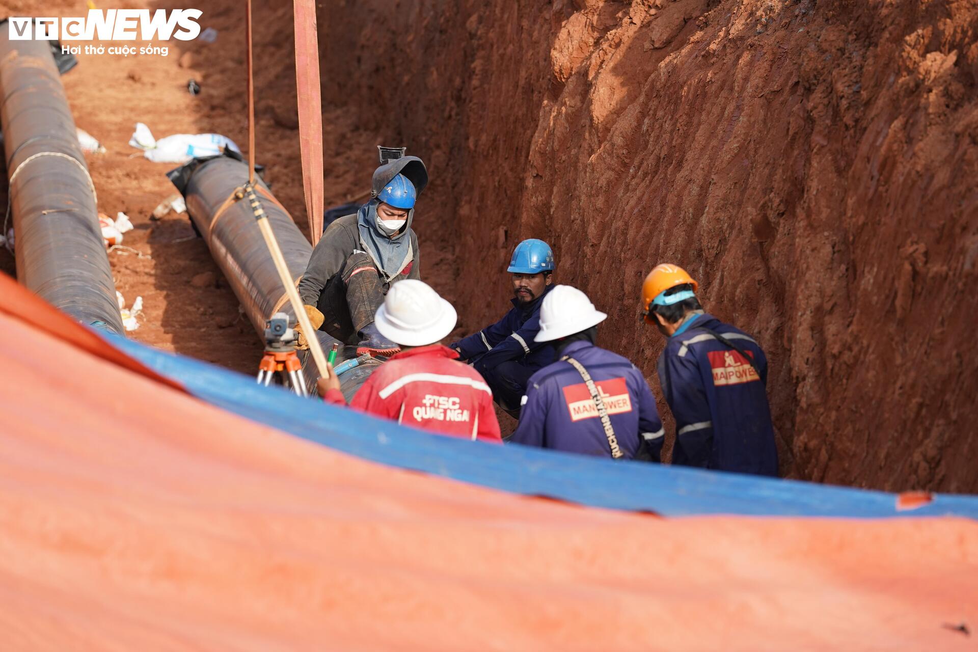 Cận cảnh bồn chứa nhiên liệu sân bay Long Thành tăng tốc về đích- Ảnh 6. Cận cảnh bồn chứa nhiên liệu sân bay Long Thành tăng tốc về đích- Ảnh 6.