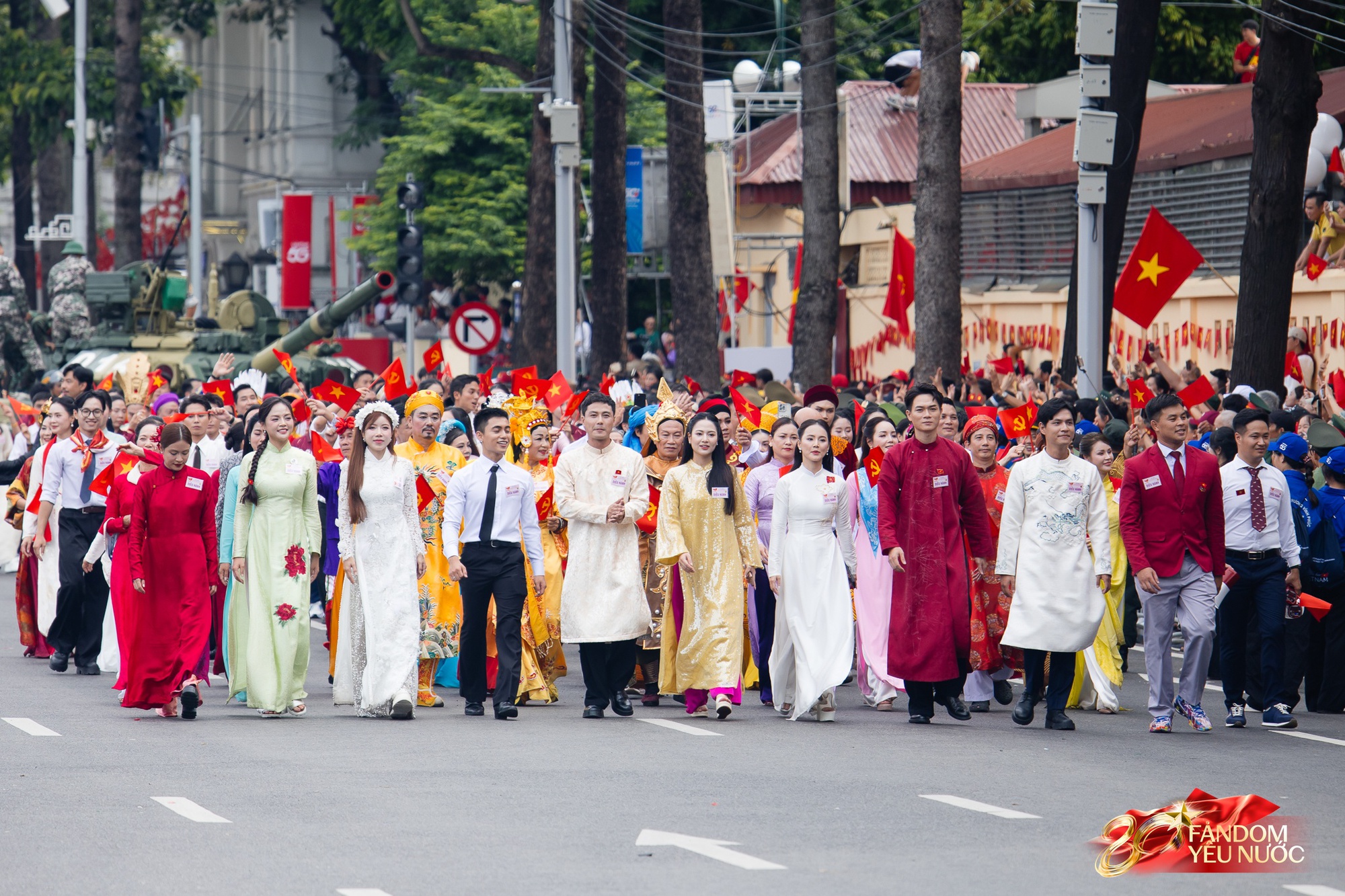 Khoảnh khắc đắt giá xuất hiện chớp nhoáng khiến ai nấy nổi da gà, tổng duyệt cỡ này Đại lễ 2/9 còn đỉnh cỡ nào!- Ảnh 4.