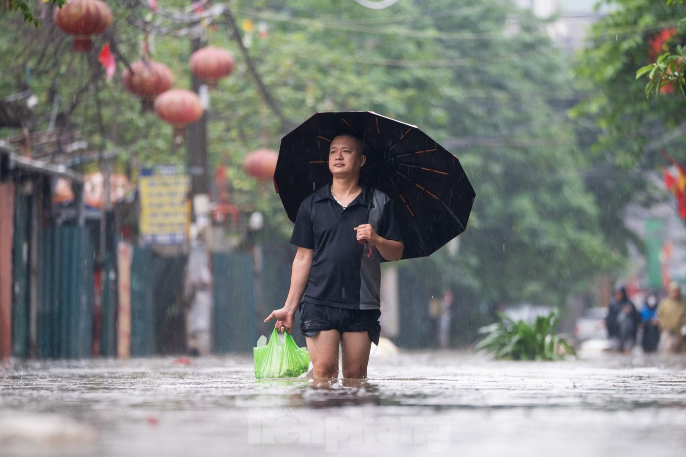 Hà Nội có thể mưa trên 100mm do hoàn lưu sau bão- Ảnh 1. Hà Nội có thể mưa trên 100mm do hoàn lưu sau bão- Ảnh 1.