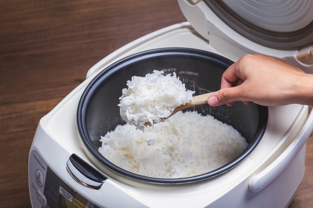 Nấu cơm xong nên đóng hay mở nắp nồi cơm điện? Thì ra bấy lâu rất nhiều người hiểu sai- Ảnh 1. Nấu cơm xong nên đóng hay mở nắp nồi cơm điện? Thì ra bấy lâu rất nhiều người hiểu sai- Ảnh 1.