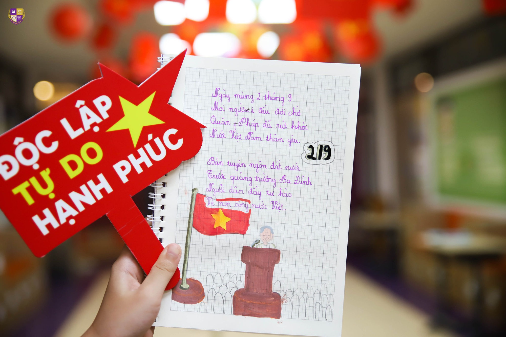 Sắc cờ hoa rực rỡ khắp sân trường, lớp học mừng đại lễ Quốc khánh 2/9- Ảnh 3. Sắc cờ hoa rực rỡ khắp sân trường, lớp học mừng đại lễ Quốc khánh 2/9- Ảnh 3.